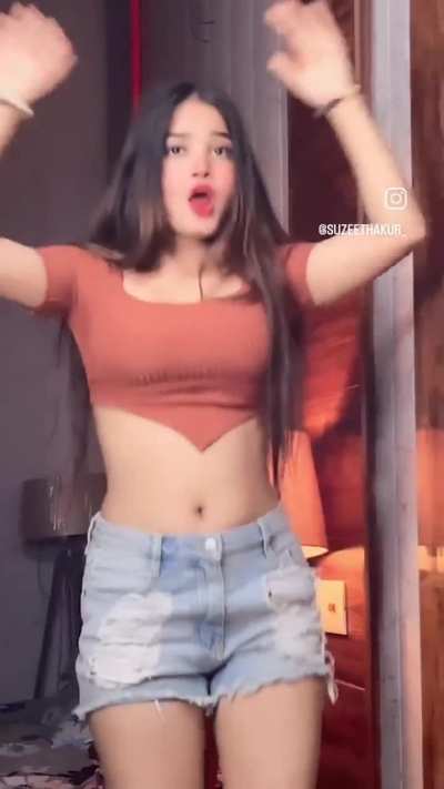 Suzee Thakur 