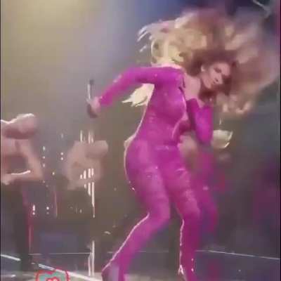 Aahhhhh... JLo&rsquo;s powerful performance 😍💋👅💦💦💦
