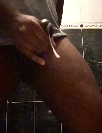 Big legs creates big cumshots