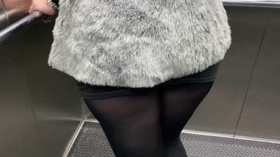 farts in the elevator