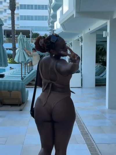 Walk Away 🍑🍫
