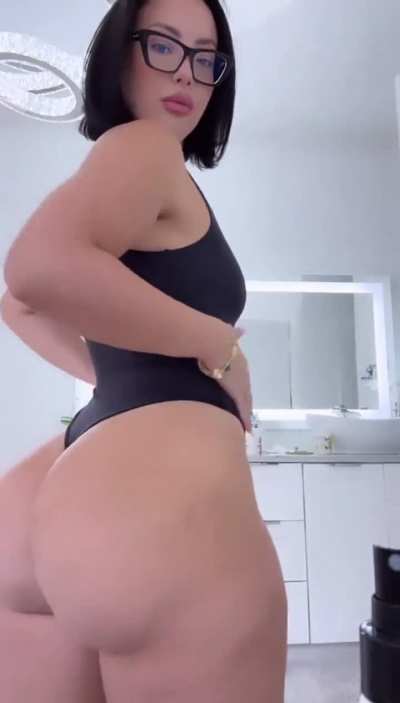 😳