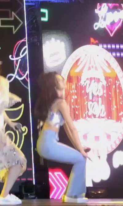 👀 Mina, Tzuyu &amp;amp; Nayeon