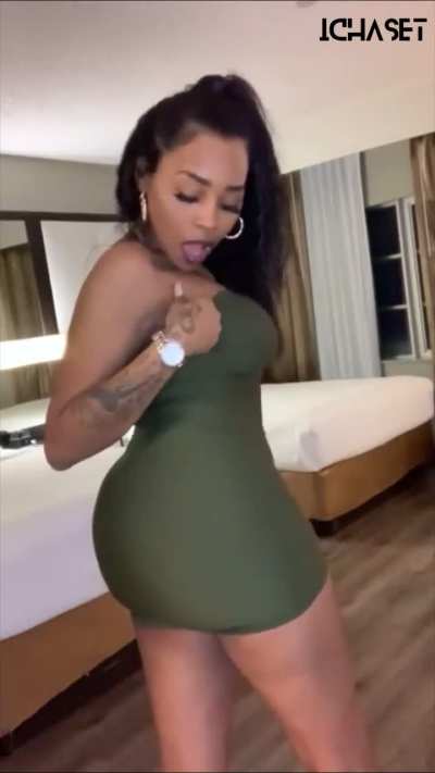 Big Booty Tranny UpSkirt No 🍑🤤❤️🏳️&zwj;⚧️