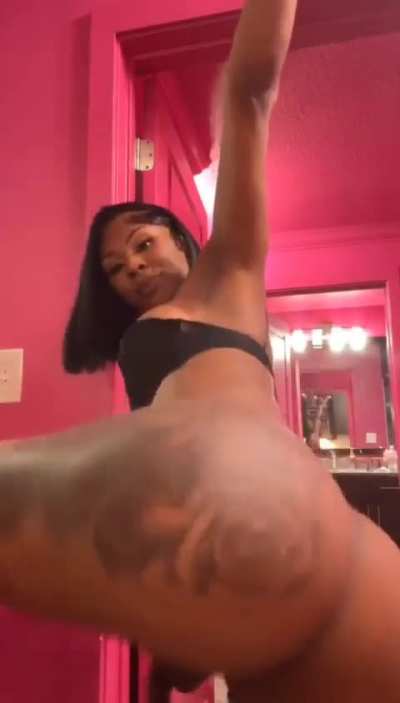 Shay would turn any nigga bi😮&zwj;💨❤️