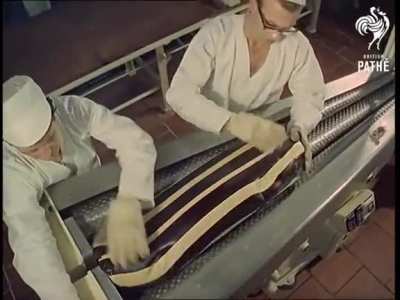 Making Mint Humbugs-British Path&eacute; 1967