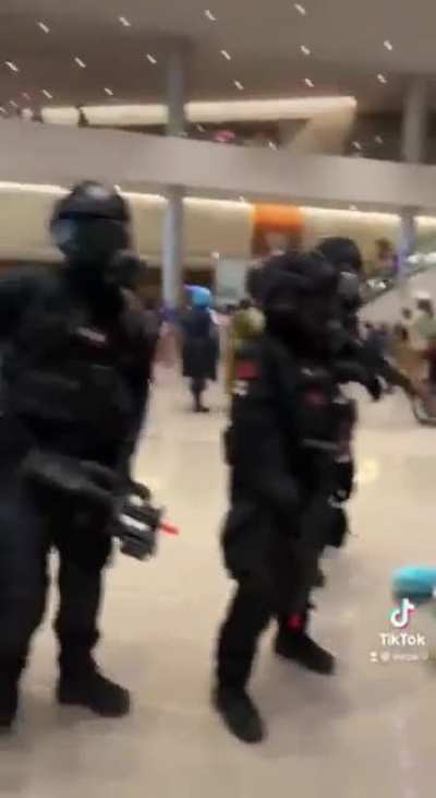 🐺🔫👮🏼