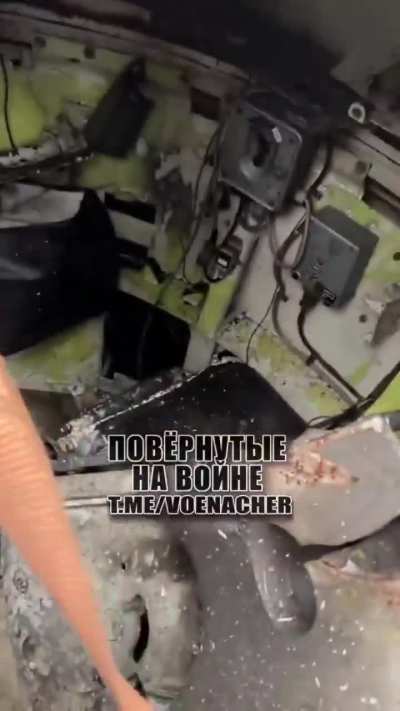 UA POV: 122mm shell exploded inside gun breech of Ukrainian 2S1 Gvozdika SPG, destroying the vehicle.
