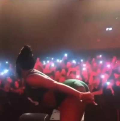 😩