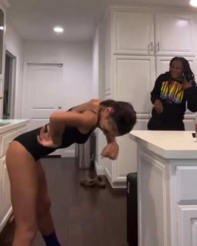 🤤