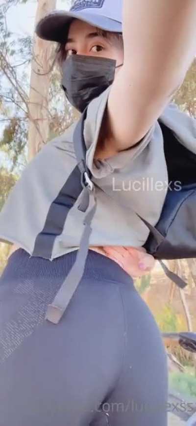 Lucillexs - Puteando en bicicleta