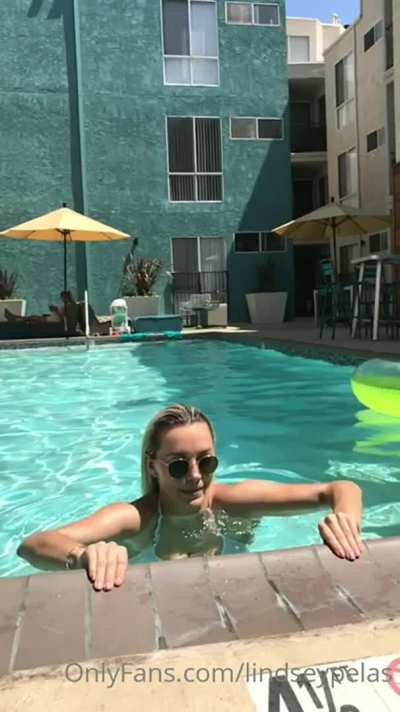 Lindsey's slowmo boobs