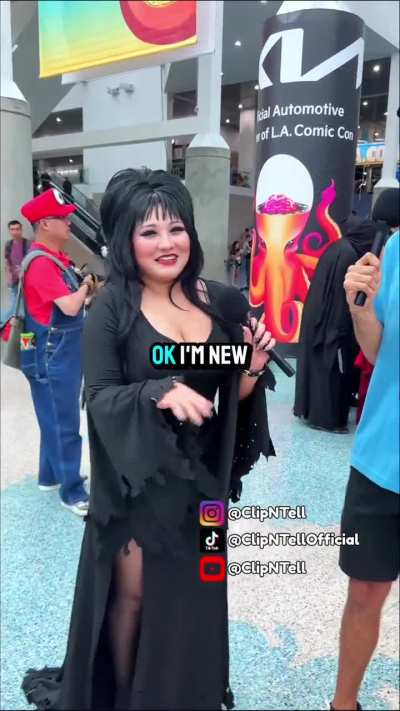 Elvira Cosplay
