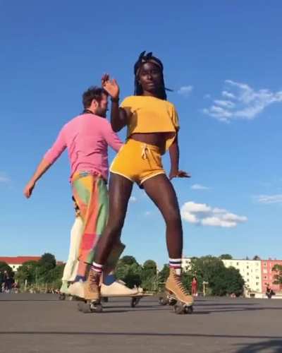 This woman's dance moves look like 60 FPS