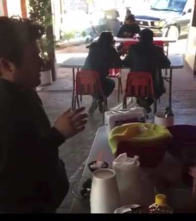 Half this sub ordering tacos xD