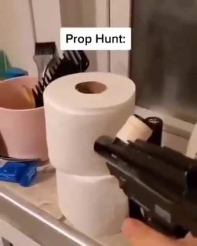 Prop hunt be like: