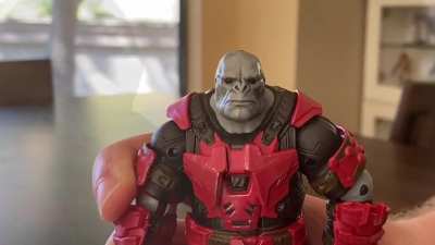 To celebrate the release of Jazwares&rsquo; first wave of Halo figures on 10/1, I whipped up exactly what you all wanted: A Brute Captain Face Reveal!