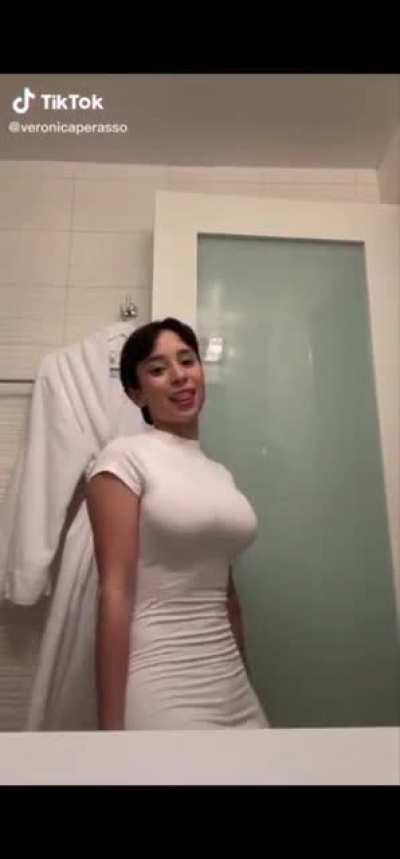 that dress 🤤