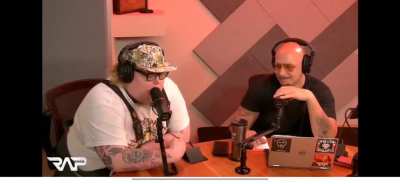 😂