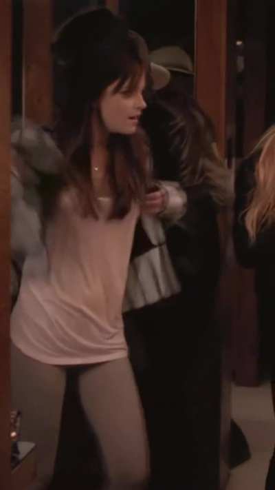 Love her in tights