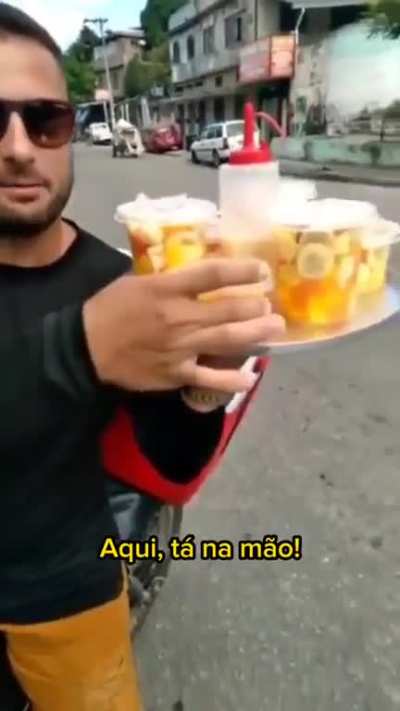 James-san da salada de fruta