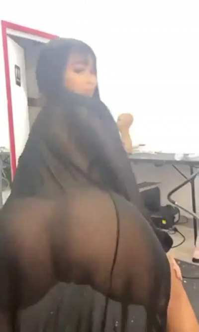 😮