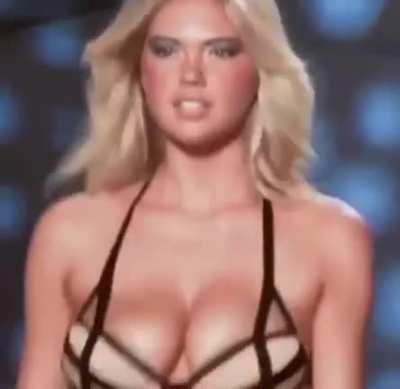 Kate Upton bouncin&rsquo;