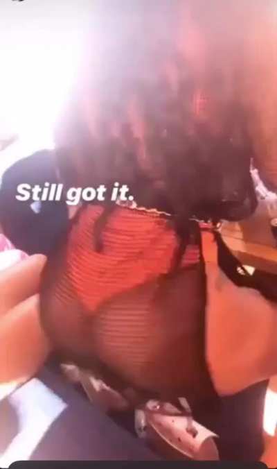 Throw back twerk!