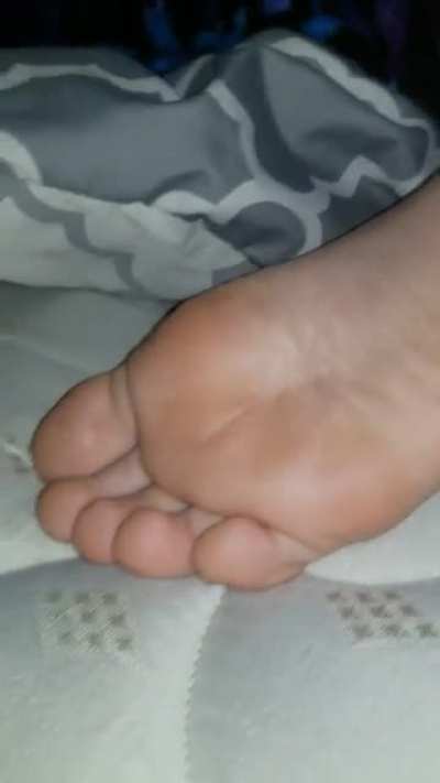 Vanessa sleepy feet after late night Funtime❤️