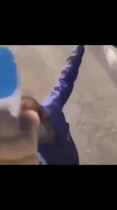 🗿