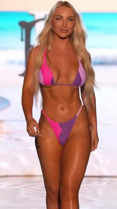 Shayna Holt