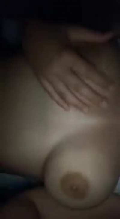 I love showing my boobs on reddit 😚