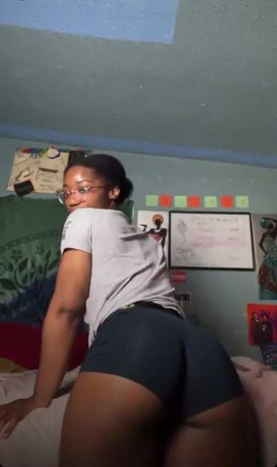 am i thick 😅 ??