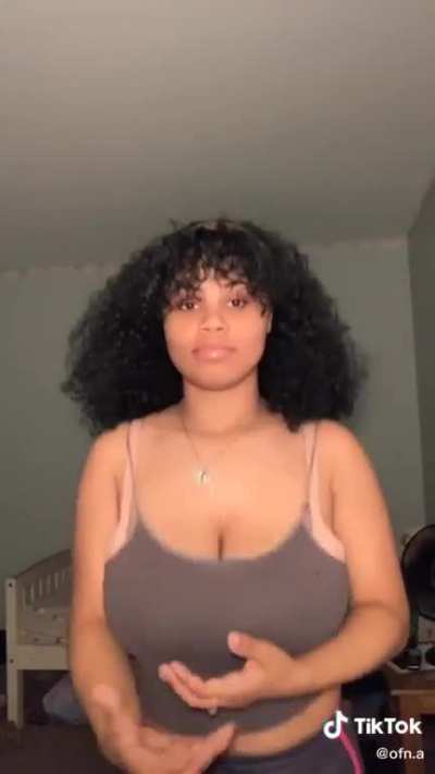 Bouncy jiggling boobs