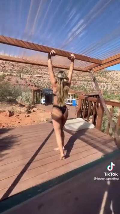That view 😍 (also her ass is pretty nice)