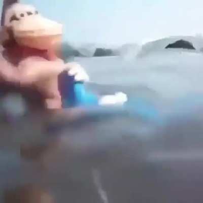 Uriel en el mar be like