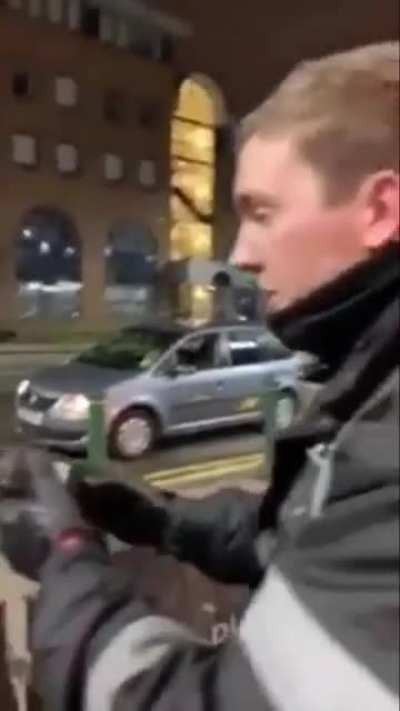 "its'a radio ya muppeet"