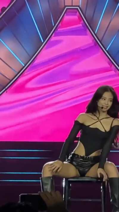 Jennie Kim, everyone 🥵