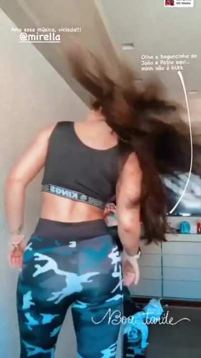 Let&iacute;cia azevedo