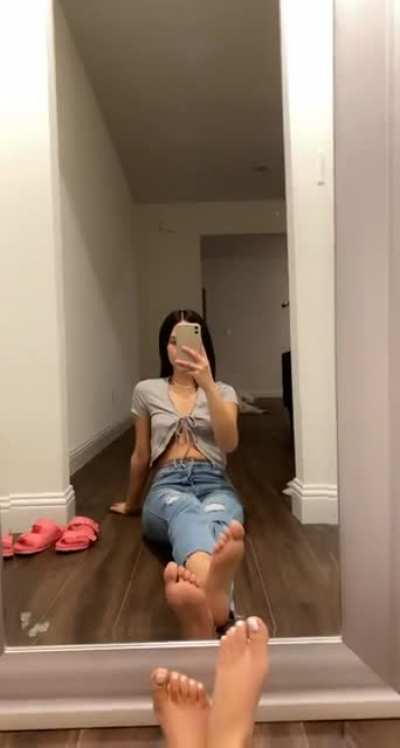 Hi y&rsquo;all. My onlyfans is free to my first 10 subs.