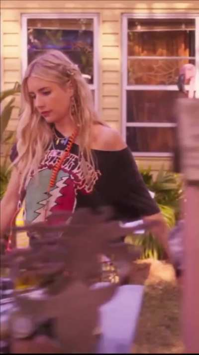 Emma Roberts 