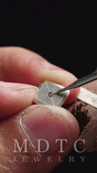 Classic men&rsquo;s ring. Check how we make it detail