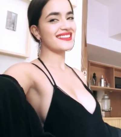 Sideboob
