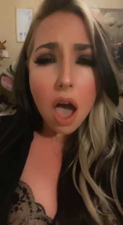 Do I have a pretty O face?