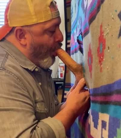 48 [M4M] Minneapolis. Something about feeling a man’s beautiful cock grow in my mouth, and sliding all the way down my throat. Loved taking care of this married professional stud.