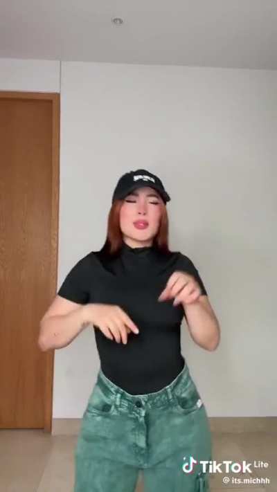 Se le marcan un poco los pezones , que le har&iacute;an en esas tetas?