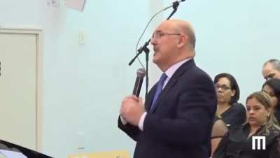 O, gente, vem aqui ver o novo ministro da Educação, Pastor Milton Ribeiro, dizendo que as universidades ensinam sexo sem limites. Aproveitem, porque o vídeo foi apagado