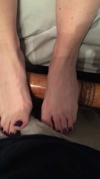 Wife&rsquo;s feet