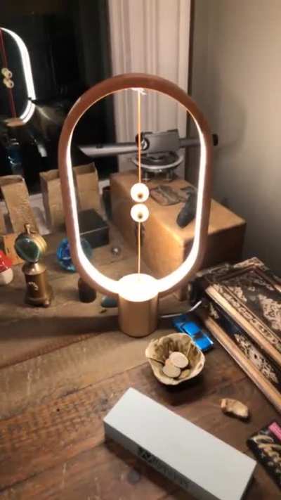 This lamp and it&rsquo;s magnetic switch.
