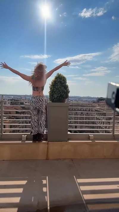 'On my lunch break in my sweatpants in Rome' - IG March 2026